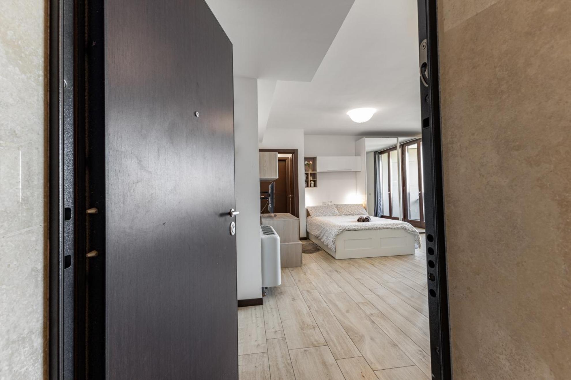 Monolocale Con Balcone Self Check In Milano Sempione Милан Экстерьер фото
